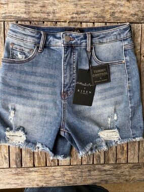 NWT Risen Tummy Control Distressed Denim Shorts Medium